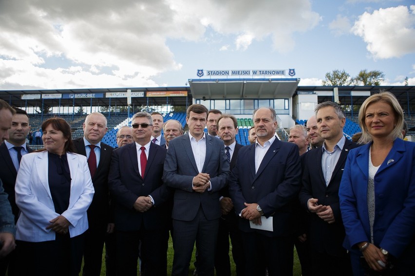 Tarnów. Minister Witold Bańka z wizytą na Stadionie Miejskim [ZDJĘCIA]