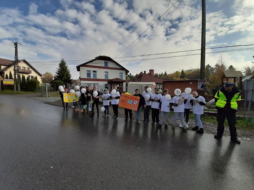 Akcja „No Promil-No Problem”. Uczniowie ze szkół w gminie Chełmiec kontrolowali trzeźwość kierowców [ZDJĘCIA]