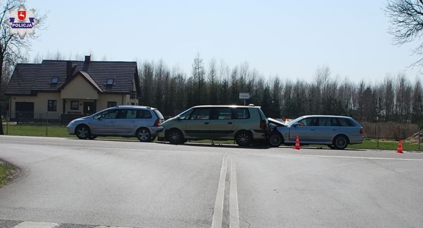 Zderzenie trzech pojazdów na ul. Wisznickiej w Radzyniu Podlaskim