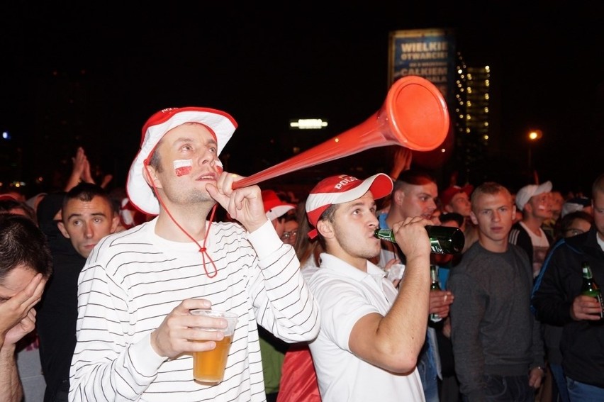 Polacy mistrzami świata! Tak po meczu bawią się Katowice. Kibice i fajerwerki [ZDJĘCIA, WIDEO]