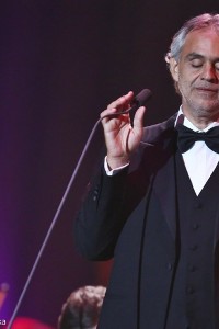 Andrea Bocelli ma piękną żonę - zdjęcia. Tak żyje i się ubiera Veronica Berti