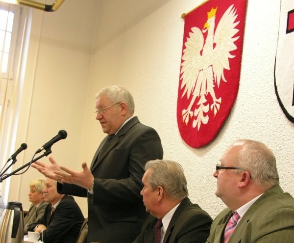 Sesja Rady Miejskiej w Grodkowie.