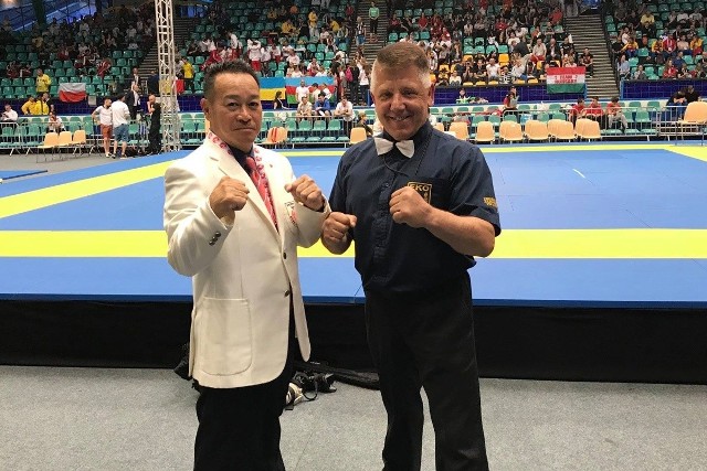 Zbigniew Zaborski na Mistrzostwach Europy miał okazję spotkać się z legendą karate Kenji Midori (z lewej)