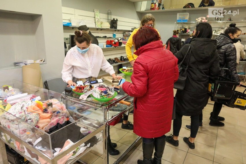 Otwarto pierwszy sklep charytatywny w Szczecinie. Na czym polega jego idea i co można w nim znaleźć? 
