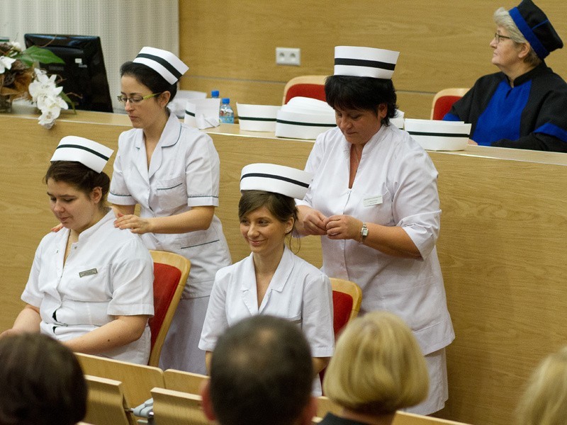 Czepkowanie pielęgniarek na UMB (zdjęcia)