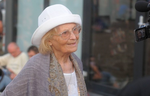 Pani Zofia Olejnik to 82-letnia woodstockowiczka