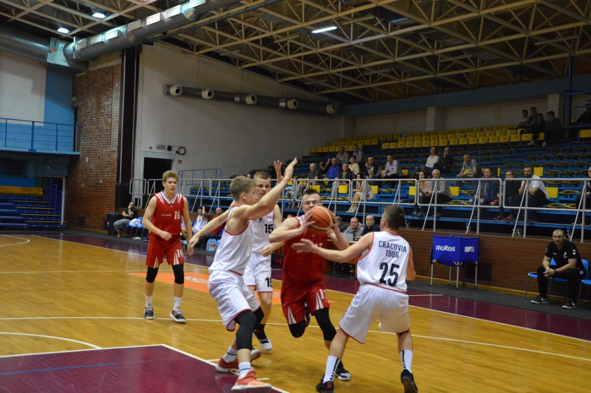 Mistrzostwa Polski Mężczyzn U-16. Koszykarze Czarni Słupsk w niedzielę będą walczyć o półfinał