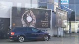 Zakrwawiona hostia na brudnych dłoniach. Kontrowersyjne billboardy pojawiły się we Wrocławiu