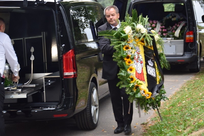 "Tam, na górze, mają z nim teraz wesoło". Ostatnia droga Krystiana Popieli [ZDJĘCIA]