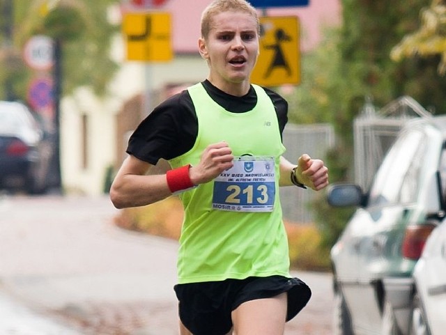Michał Wojciechowski z tarnobrzeskiego Klubu Witar bez reszty poświęcił się wyczynowemu bieganiu i z roku na rok odnosi coraz większe sukcesy.