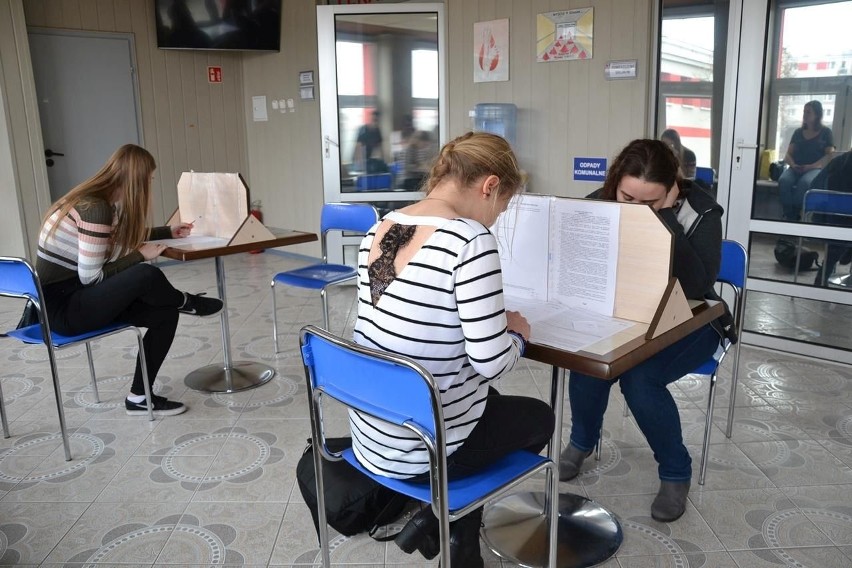 "Trzynastka Bohaterów" z liceum w Małogoszczu oddała swoją krew. Wśród dawców przewaga dziewcząt!