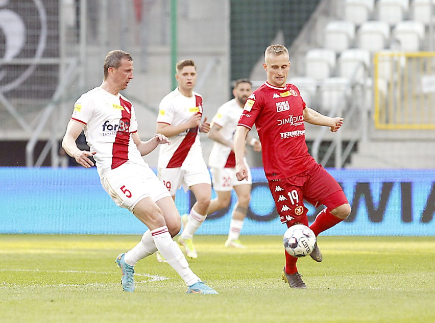 Felieton Romantyk sportu: Honorowe pożegnania. Jesienią derby nr 2 Europy