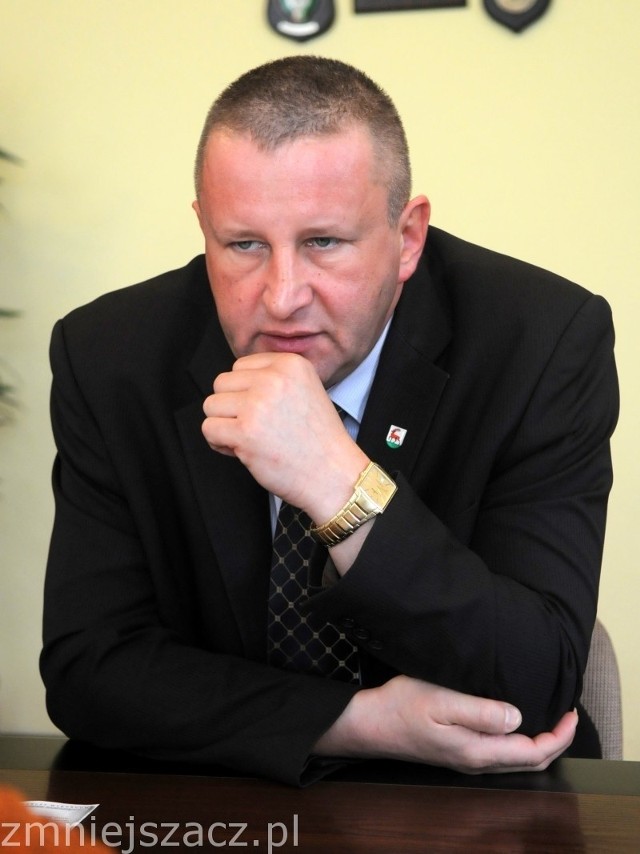 Burmistrz Rzepina Andrzej Skałuba jest jedynym szefem gminy w okolicy, któremu nowa rada obniżyła zarobki