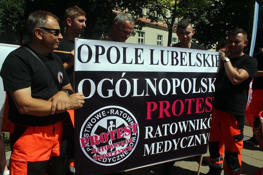 Ratownicy medyczni wyszli na ulice Lublina (ZDJĘCIA)