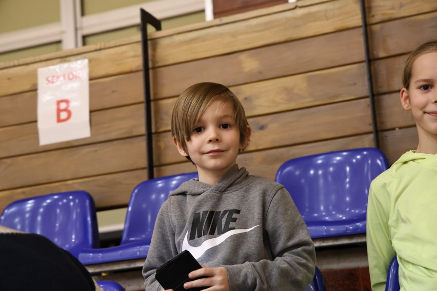 Kibice na meczu Suzuki Korona Handball Kielce – Handball Warszawa. Byliście na tym spotkaniu? Szukajcie się na zdjęciach