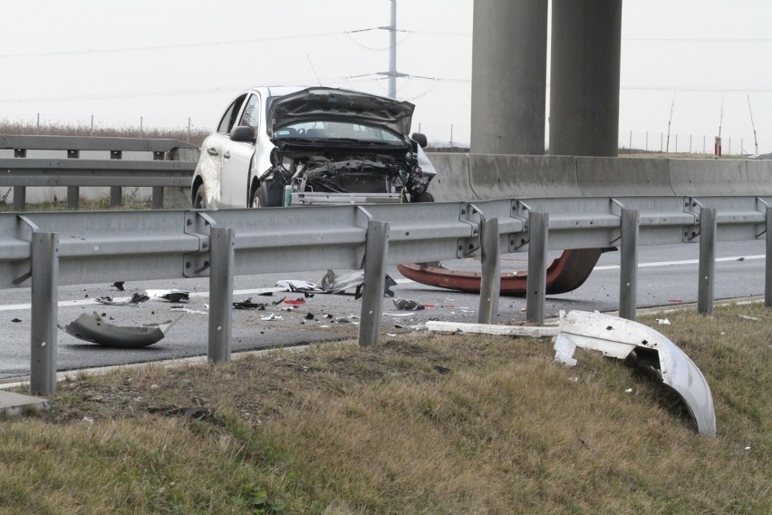 Groźny wypadek na S8. Ciężko rannego zabrał śmigłowiec (ZDJĘCIA)