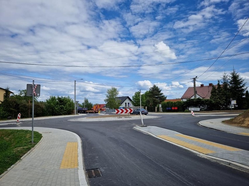 W centrum Grajowa koło Wieliczki powstało rondo. Powiatowa...