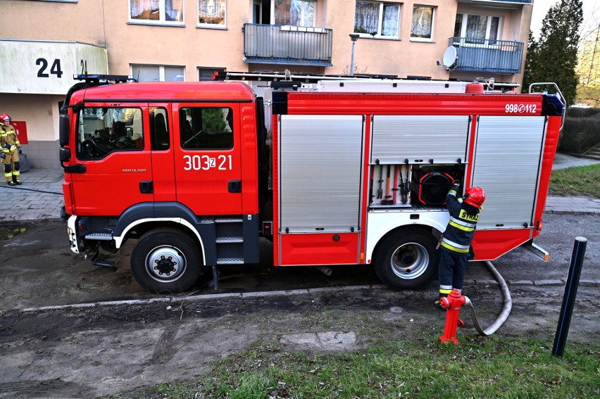 Tragiczny pożar przy ulicy Wiosny Ludów w Szczecinie. Jedna osoba nie żyje
