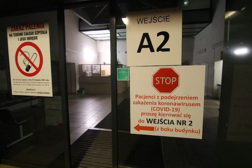 Wrocław: 73-latek zmarł na koronawirusa. Od tygodnia sam nie oddychał. Miał sepsę
