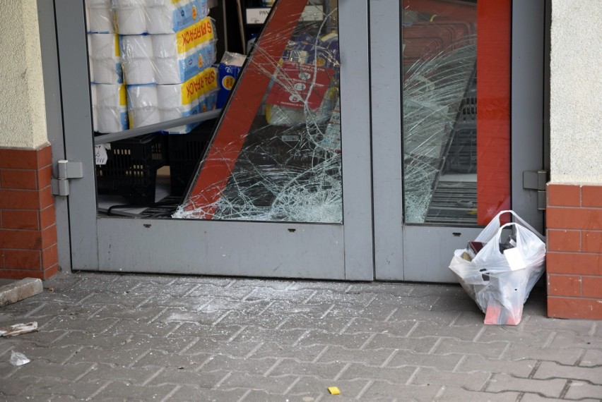 Zuchwałe włamanie do drogerii. W biały dzień, w centrum Stargardu. Złodziej perfum już w rękach policji. Mieszkańcy pomogli w zatrzymaniu