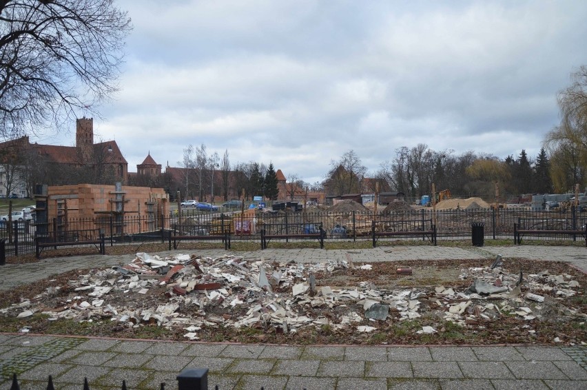 Malbork. Miniatura pokrzyżackiego zamku została zburzona. Powstanie nowa makieta [zdjęcia]