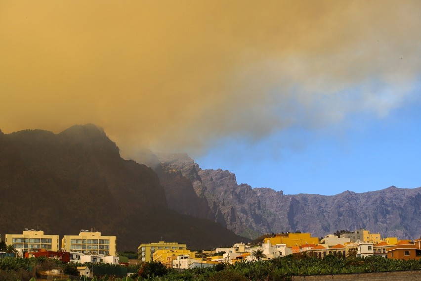 Ogromny pożar lasów na hiszpańskiej wyspie La Palma.