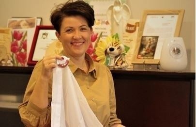 W nawiązaniu do 103. rocznicy odzyskania przez Polskę Niepodległości burmistrz Koprzywnicy Aleksandra Klubińska przygotowała dla mieszkańców 103 symbole narodowe.