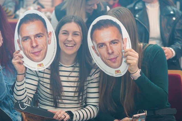 Kibice na meczu pożegnalnym siatkarza Mariusza Wlazłego w hali Ergo Arena