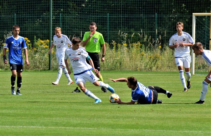 Centralna Liga Juniorów. Karpaty Krosno gromią Stal Mielec na otwarcie sezonu. Falstart Stali Rzeszów