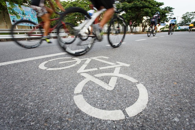 Kto jest winny kolizji samochodu i roweru na szlaku rowerowym? Zdecyduje sąd w Myszkowie