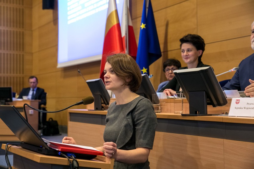 Kraków. Radni jednogłośnie przyjęli uchwałę antysmogową dla Małopolski [ZDJĘCIA]