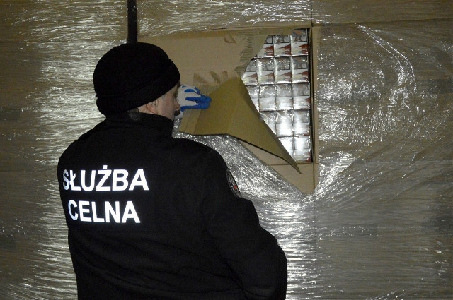 Gigantyczny przemyt ukryty był w ciężarówce z Łotwy