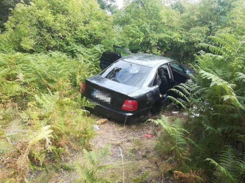 Czarne audi zostało znalezione w środę, 17 lipca, w lesie...