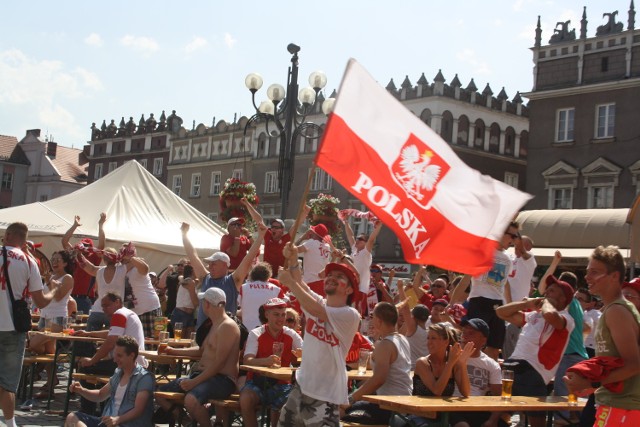 Piłkarski ogródek kibica na raciborskim rynku działa od początku Euro 2016