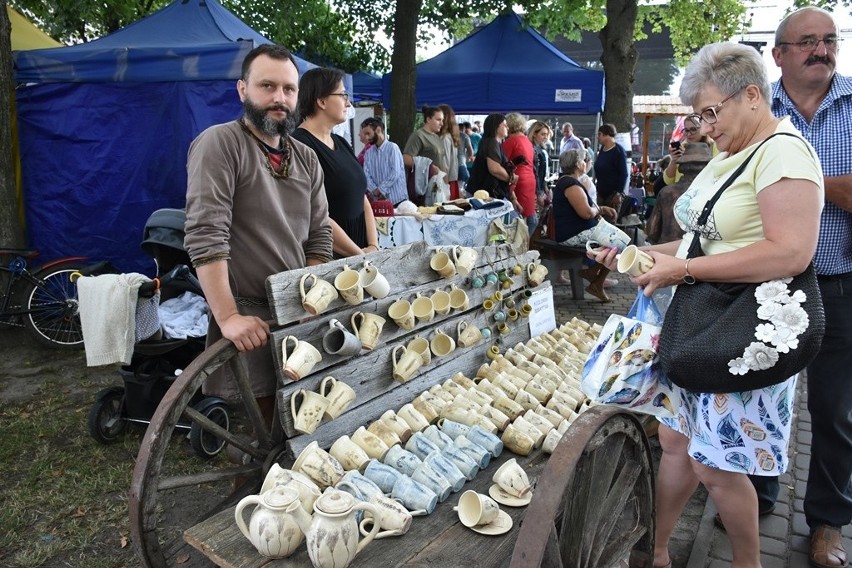 Jarmark w Pawłowie. Można było kupić rękodzieło twórców ludowych i rzemieślników (ZDJĘCIA)     