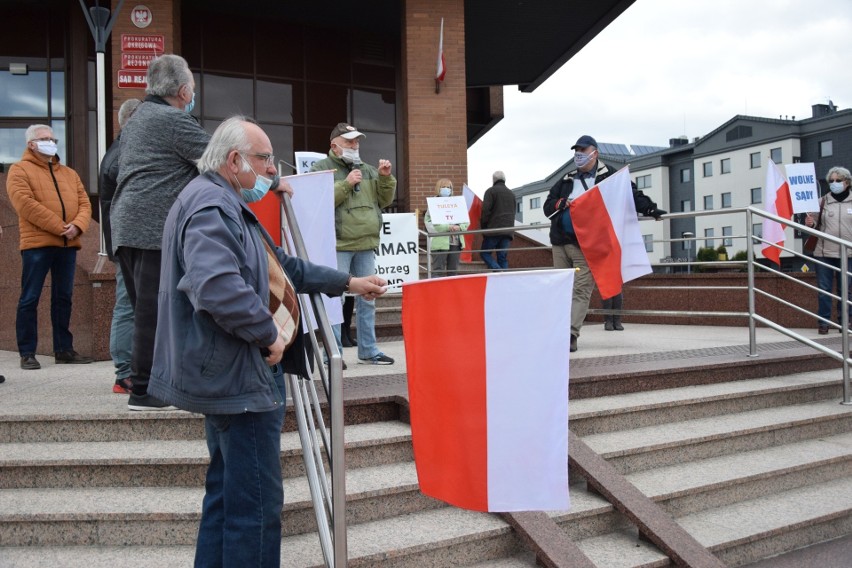 Protest w obronie sędziów w Tarnobrzegu (ZDJĘCIA)