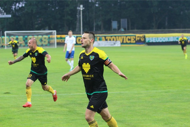 Na Bukowej GKS wygrał 5:1, a cztery bramki strzelił Grzegorz Goncerz.