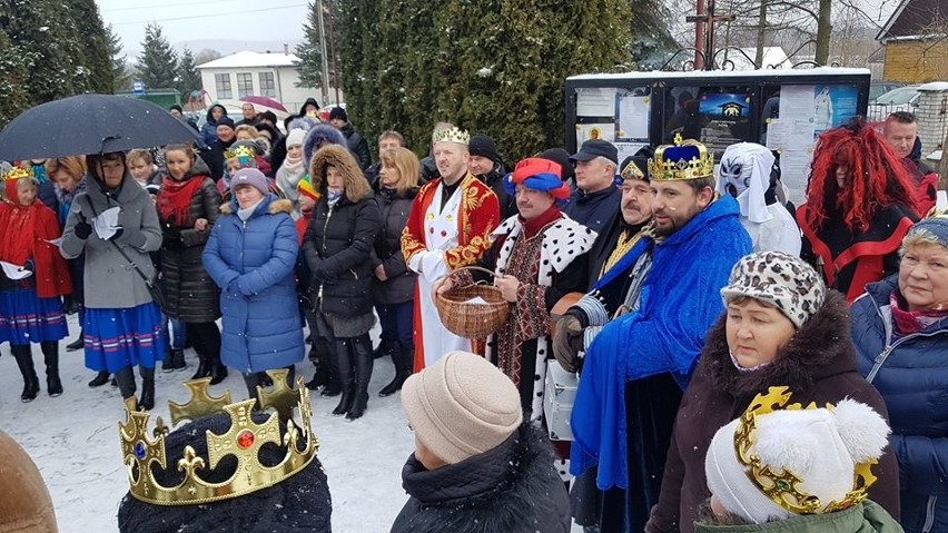 Tradycyjny Orszak Trzech Króli i jasełka w Brzezinkach [ZDJĘCIA]