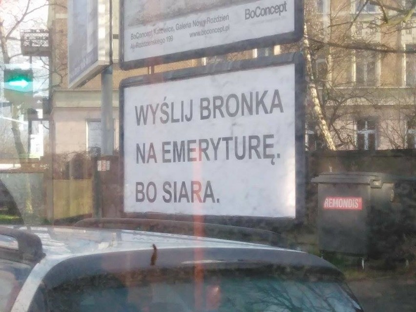 Nie wiadomo jednak, który z konkurentów stoi za billboardami...