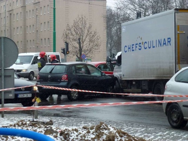 Skrzyżowanie Grunwaldzka-Matejki: Zderzyły się trzy samochody
