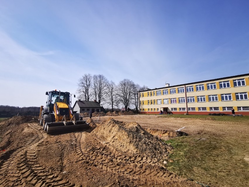 W Dzierzkówku Starym w gminie Skaryszew ruszyła budowa hali sportowej przy miejscowej szkole podstawowej
