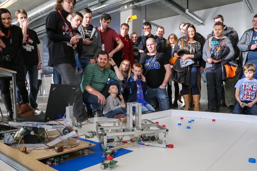 Nawet 150 robotów na Politechnice Wrocławskiej. Dziś zawody Robotic Arena