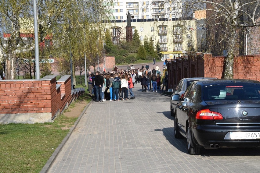 Uroczystość w Łomży rozpoczął dźwięk syren alarmowych.