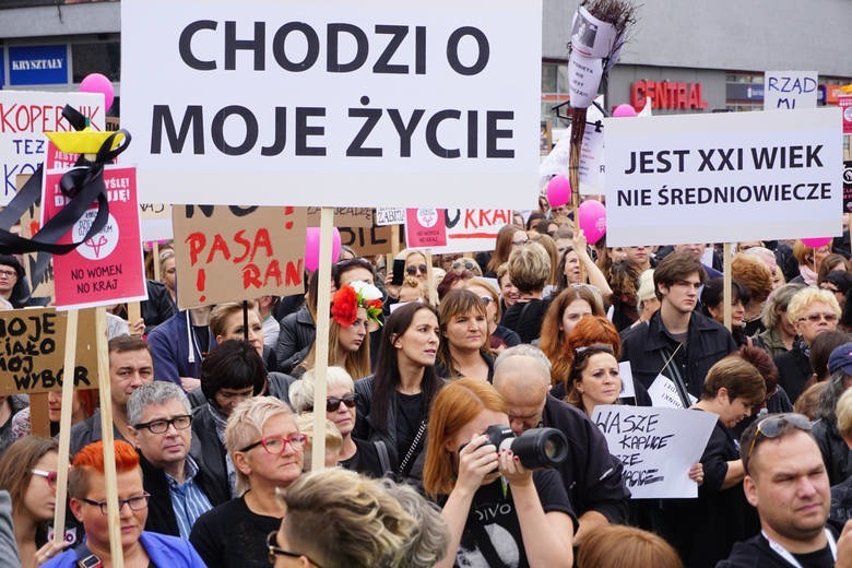 Czarny protest w miastach woj. śląskiego