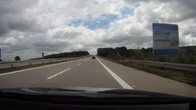 Na razie za jazdę po niemieckich autostradach płacą tylko kierowcy ciężarówek