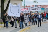 Poznań: Marsz "Ręce precz od Dzieci" przeszedł ulicami miasta. Sprzeciw wobec seksualnej przemocy ze strony księży