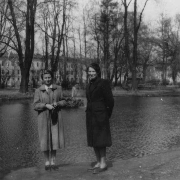 Wielu mieszkańców Rzeszowa z nutką rozrzewnienia wspomina miejski ogród przy ul. Dąbrowskiego z lat 60 i 70. Jego wygląd zachowany na starych fotografiach naszych czytelników.