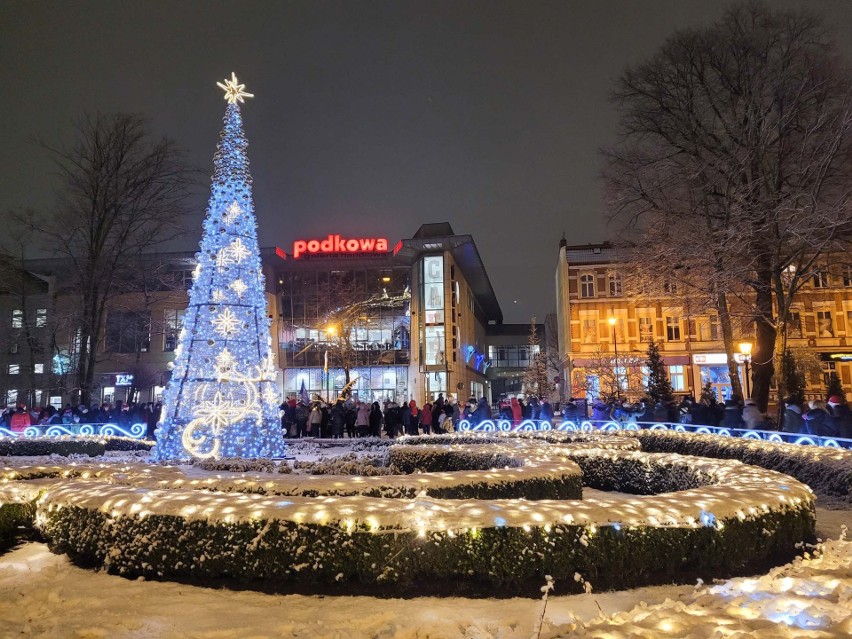 Świąteczne iluminacje w Słupsku. Miasto gotowe na święta...