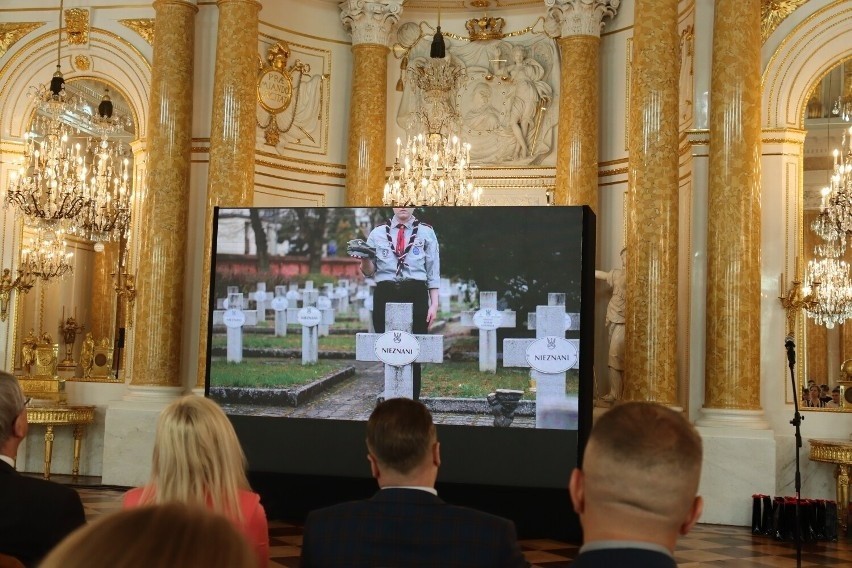 Młodzi podopieczni PCPR w Malborku w ścisłym finale konkursu filmowego organizowanego przez IPN