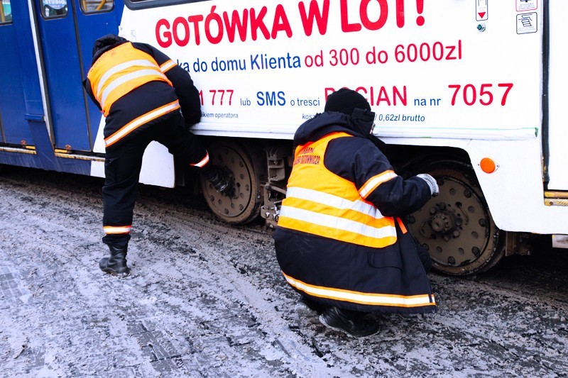 Poznań: Wykoleił się tramwaj na Jeżycach [ZDJĘCIA FILM] 